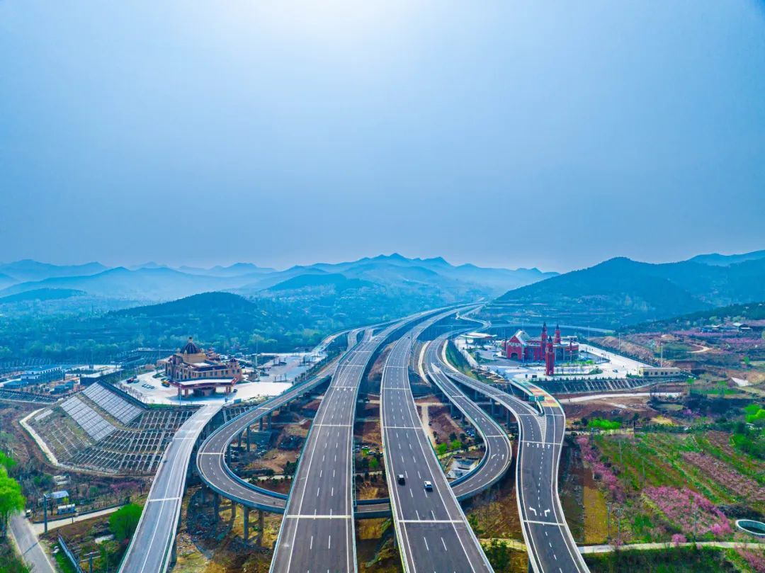 沿着高速去踏青济青中线美不胜收