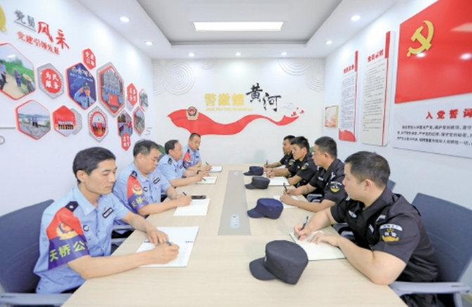 警徽闪耀母亲河——济南公安“生态警务”筑牢黄河安澜防线