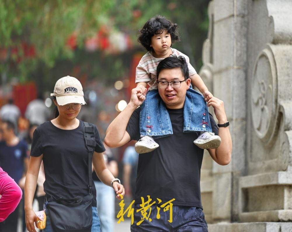 千佛山秋景上线，升级版游园会邀市民游客沉浸式赏景观演