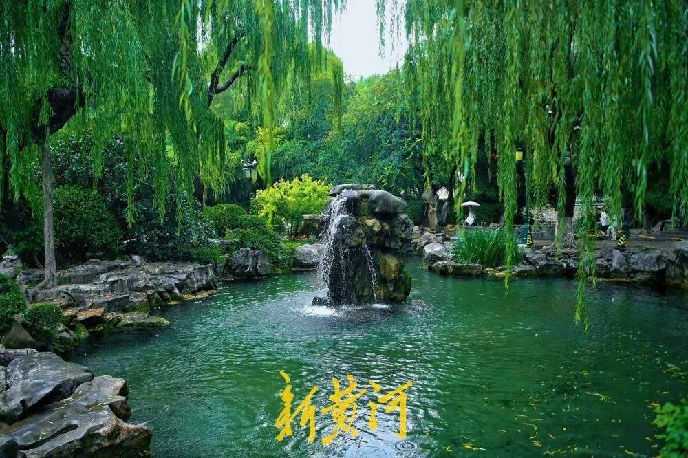高温退场！雨中月牙飞瀑解锁泉城伏天限定美景