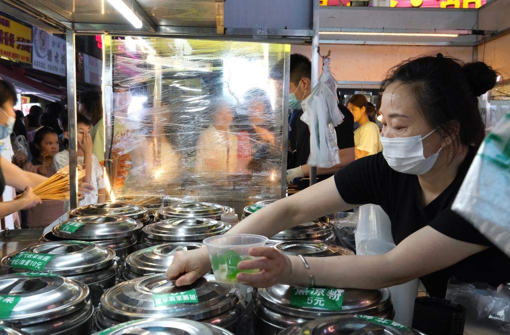 夜经济2.0 让“秩序感”融入“烟火气”