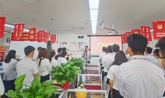 东方融资网董事长胡玉建一行视察济南分公司