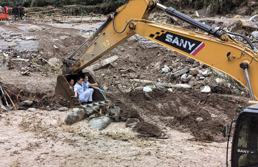 四川汉源山洪灾害 