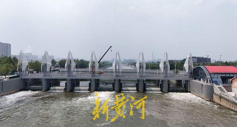 降雨来袭前记者探访小清河洪家园节制闸，预泄腾空200多万立方米库容护泉城安澜