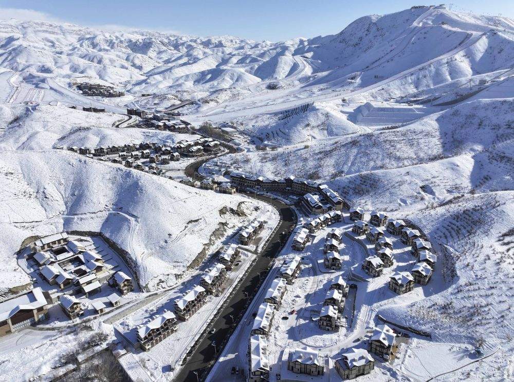 3年冬季旅游收入超百亿,阿勒泰冰雪游为何“热”?