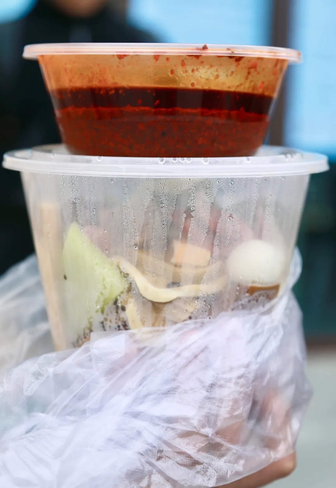 高铁站又现神秘打包盒，麻辣烫稳居“带货”榜首