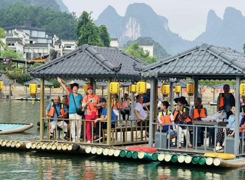 从服务到陪伴：幸福万家旅行社让定制家庭旅游更有温度