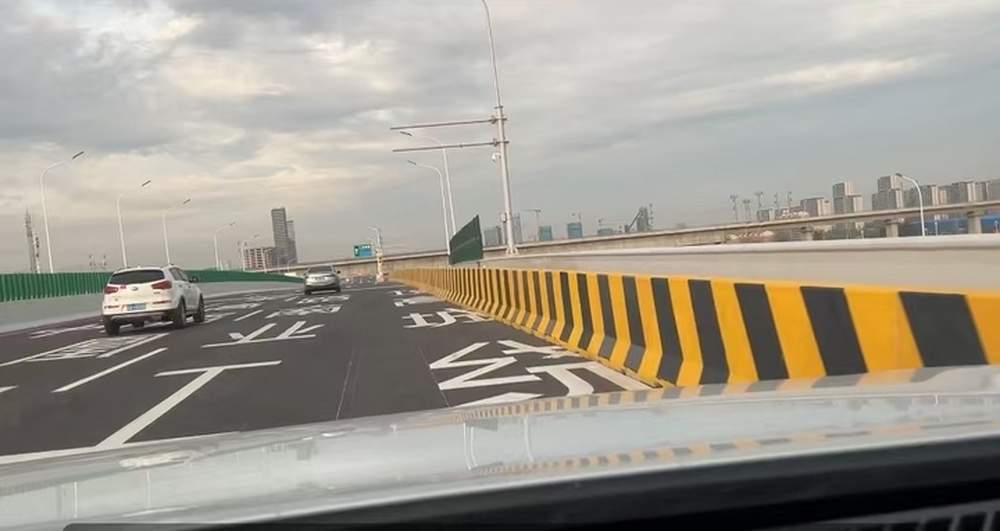 济南工业北路快速路东延通车，龙山中桥至工业南路下桥口仅需16分钟，市民称通勤时间大幅缩短