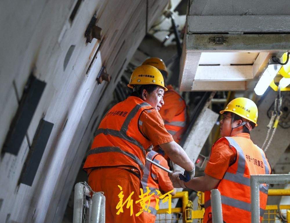 通车后，起步区到机场10分钟可达！跨黄超大直径盾构隧道济南航天大道穿黄隧道盾构段首线贯通