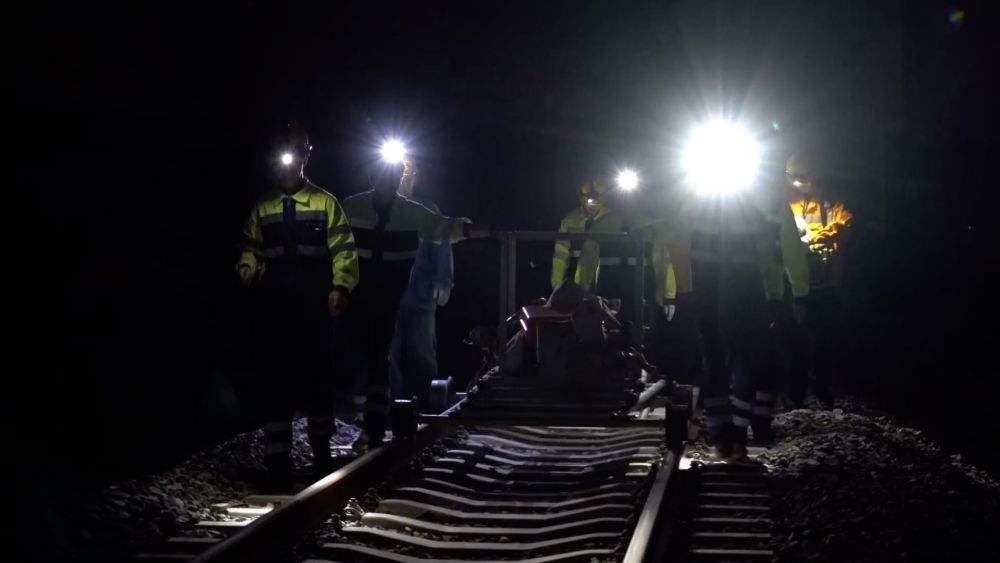 新华视点｜春节的坚守与担当 温暖相伴共赴团圆