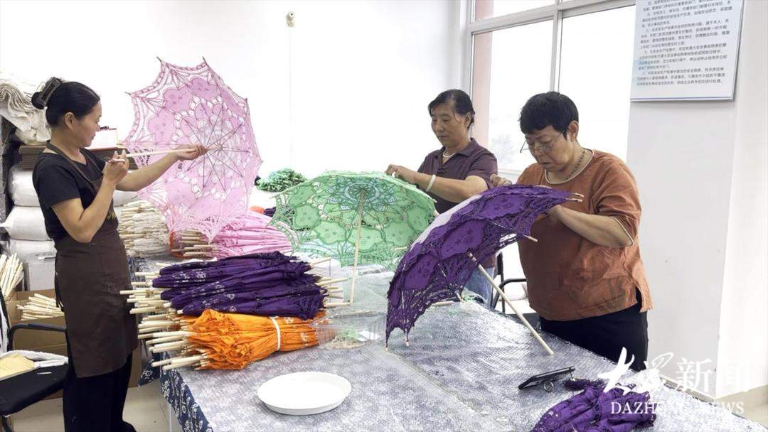 非遗传承“针”功夫 ，巧手织就“致富伞”
