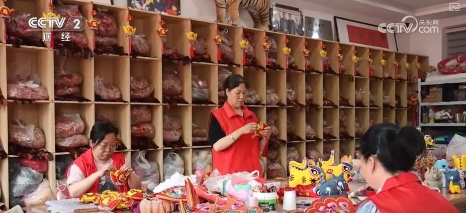 国潮风劲吹赋能“端午经济” 传统民俗激活消费新引擎