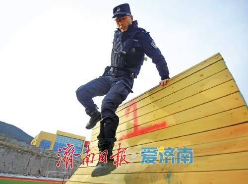 济南公安：数九寒冬至 秣马练兵时