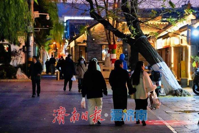 济南明府城灯火长廊邀您入画