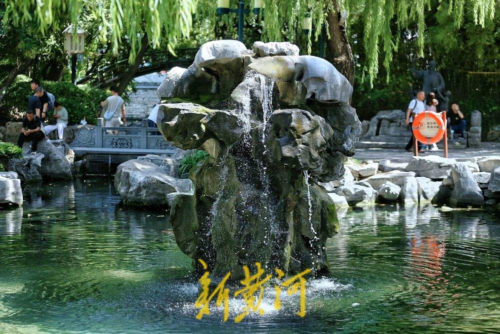 趵突泉水位突破29米，“月牙飞瀑”欢畅喷涌