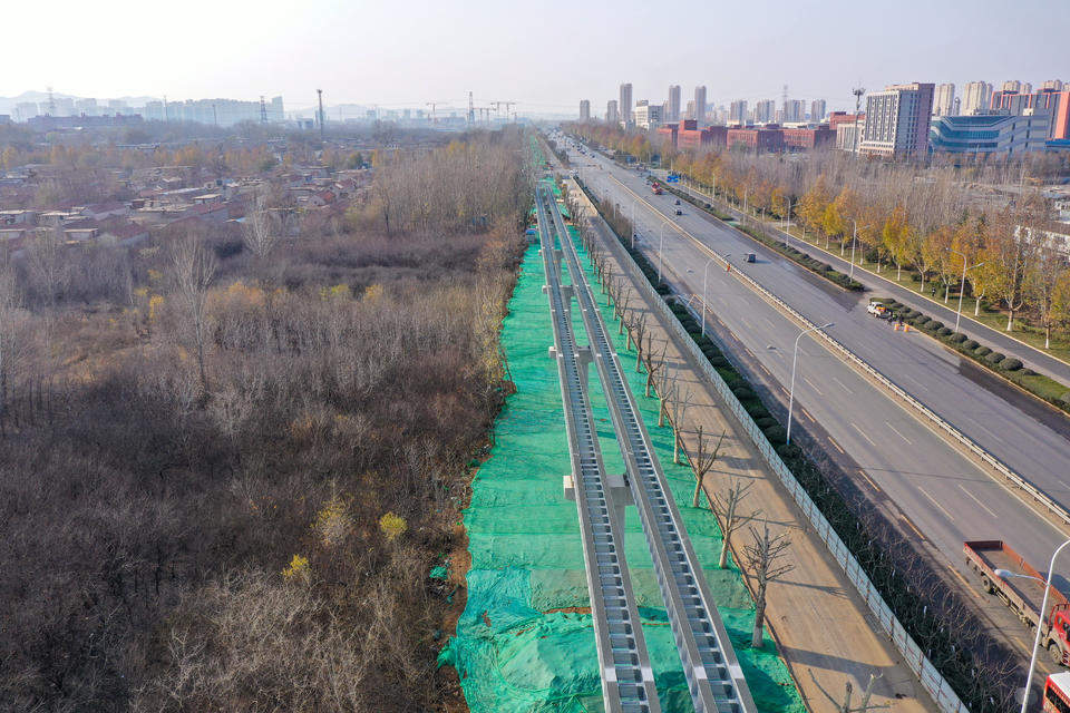 航拍济南高新区云巴建设进展，预计2025年底前通车