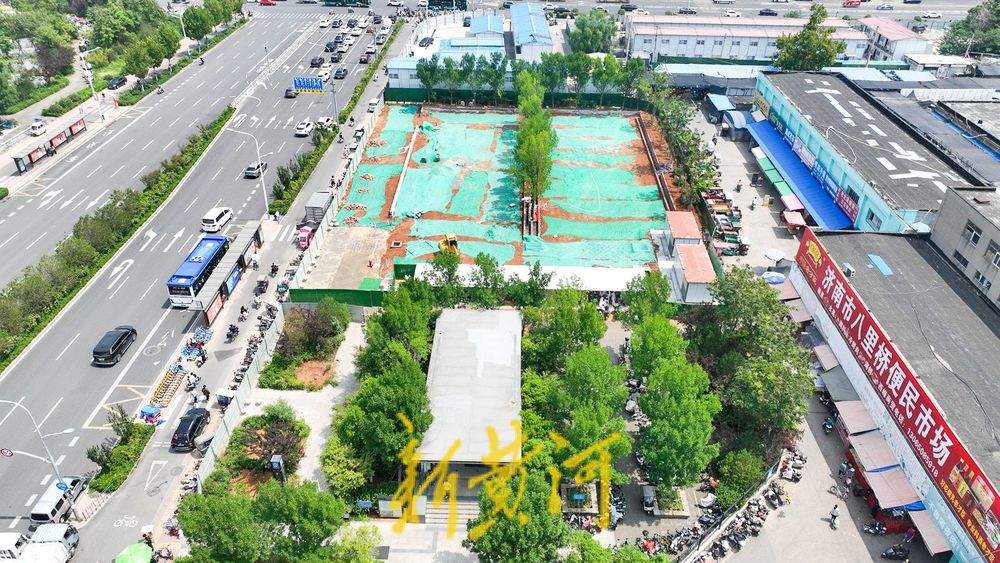 地铁出入口旁停车场提升 改造为新能源汽车充换电站