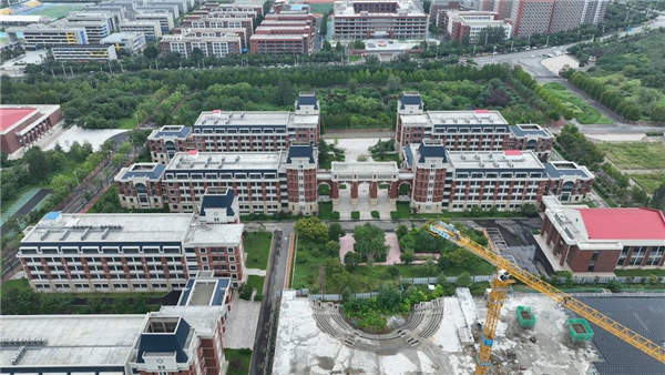 全国首个！空天信息大学建设工程项目二期一批次主体结构全面封顶