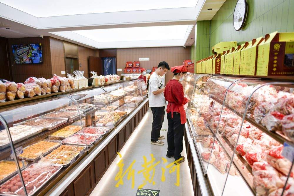 百年老字号搬迁进老街  老店拆除让路地铁建设