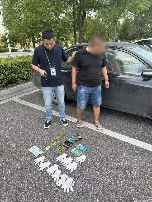 你俩真刑 出狱后重操旧业 偷盗电缆再被抓