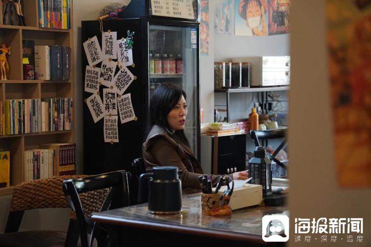 9年后,写“世界这么大,我想去看看”辞职信的女教师从成都回到郑州老家,这次是为了母亲