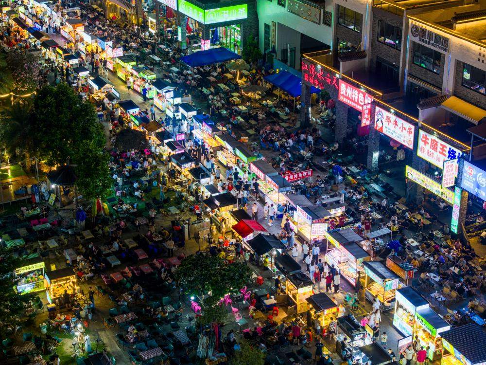 灯火映长假 夜游释放假期经济新潜力