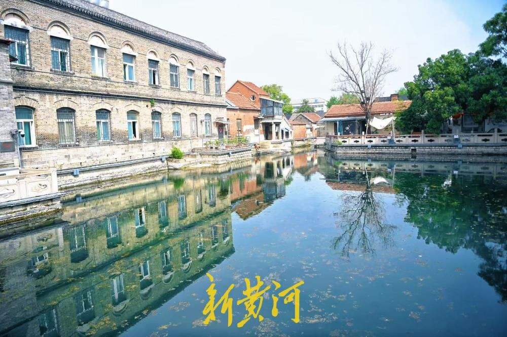 济南：清泉映黛瓦 王府池畔邂逅泉水游诗意