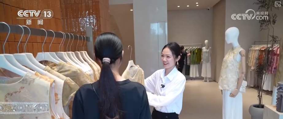 6亿件、超500亿元！生产车间里“嗒嗒”声奏响产业发展活力新节拍