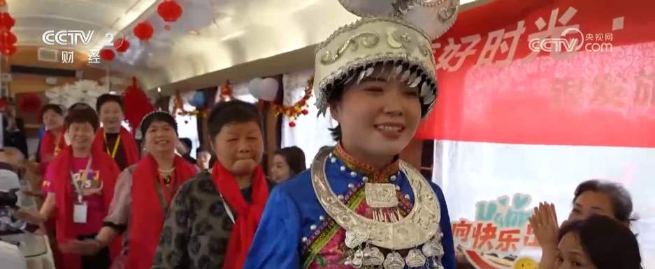 4月29日4时10分,我国在文昌航天发射场使用长征五号乙运载火箭/远征二号上面级,成功将卫星互联网低轨03组卫星发射升空,卫星顺利进入预定轨道,发射任务获得圆满成功。