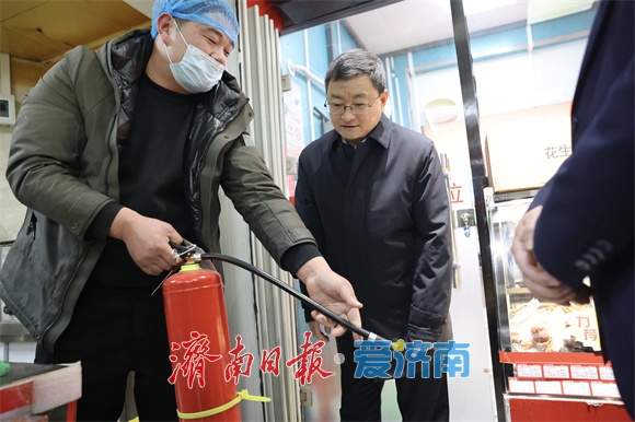 于海田调研节日市场供应和安全生产工作时强调 全力保障市场供应 坚决守牢安全底线 确保全市人民群众欢乐平安祥和过节