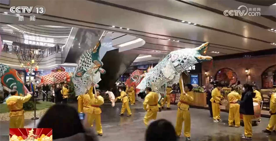 新场景、新创意点燃消费新活力 “龙元素”受青睐激发消费热情