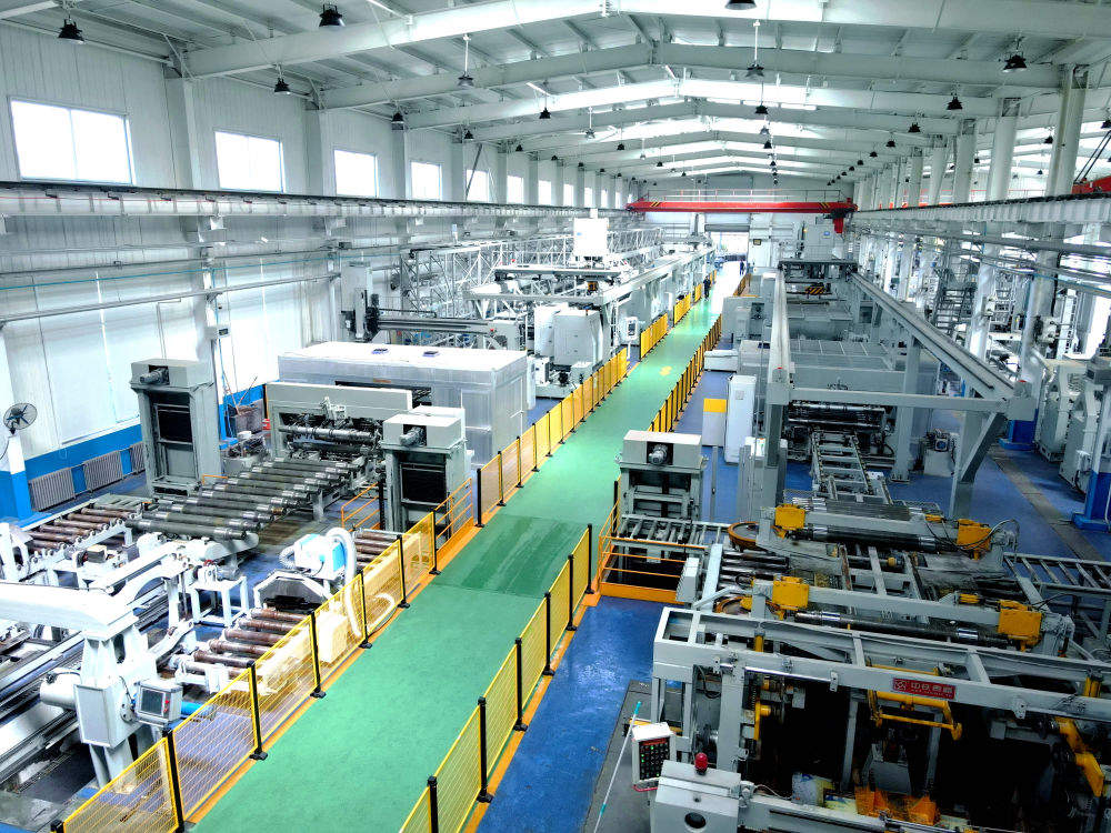 智能“工友”护航春运——探访济南智慧化火车“车轮医院”