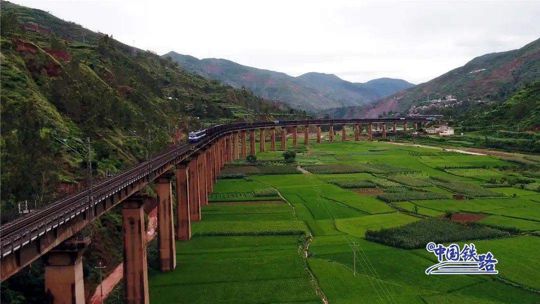 龙年大吉!“龙”字号车站送上祝福