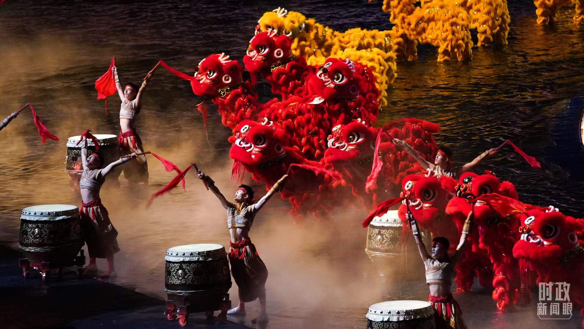 时政新闻眼丨习主席二〇二六年新年贺词，致平凡闪光的我们