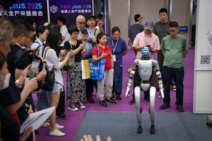 加快赋能千行百业 持续优化产业生态——浙江推动人工智能健康有序发展观察