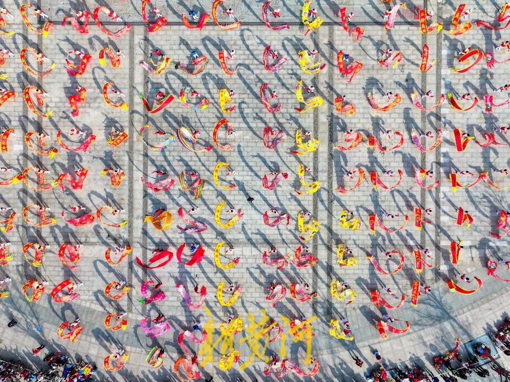 山水交融龙起舞！济南华山湖畔喜迎“龙抬头”