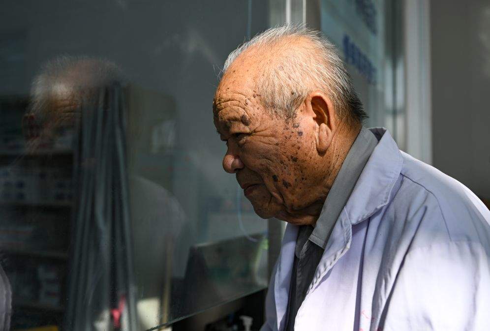 扎根，两位援疆医生的共同选择