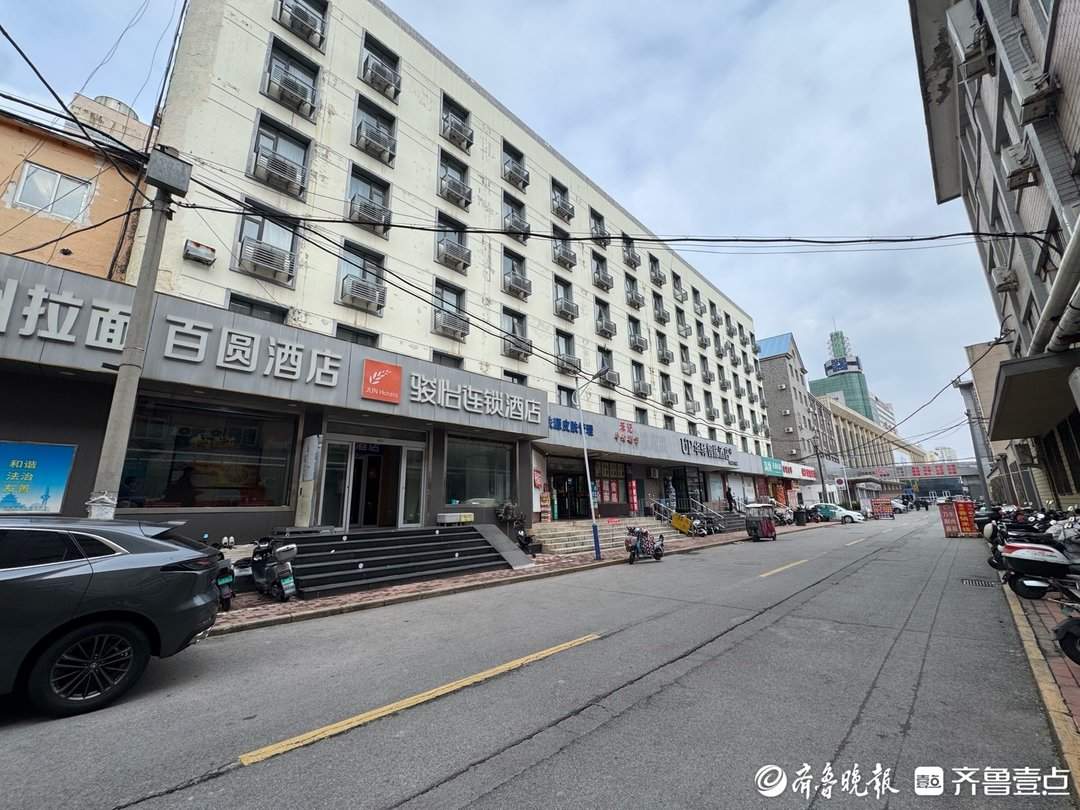 济南火车站南广场改造最新动态:天龙大厦已被围挡