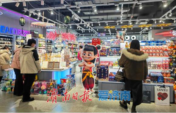 融媒·深调查丨“吒儿”周边火爆的同时，正版手办一“吒”难求： IP经济，这个富矿 怎么挖 ？