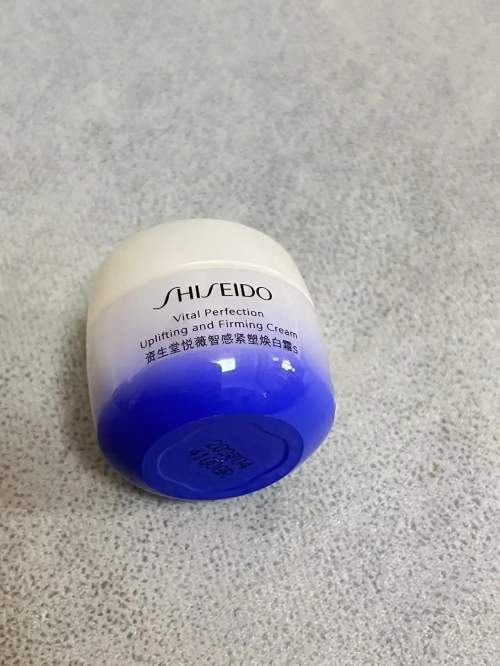 如何养成“健康好气色”?2025年美白面霜剖析,科技力与使用感双维解析