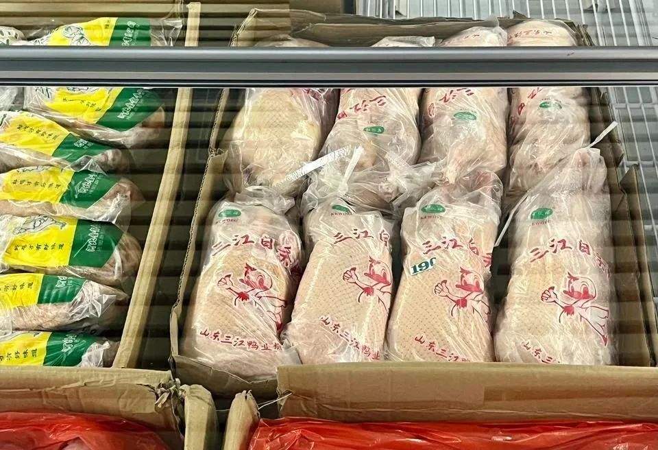 为什么一只活鸭上百元，一只烤鸭只要25元？