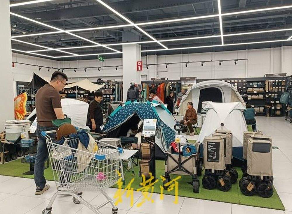 门店客流相比去年增长一倍 春风吹“热”运动装备消费