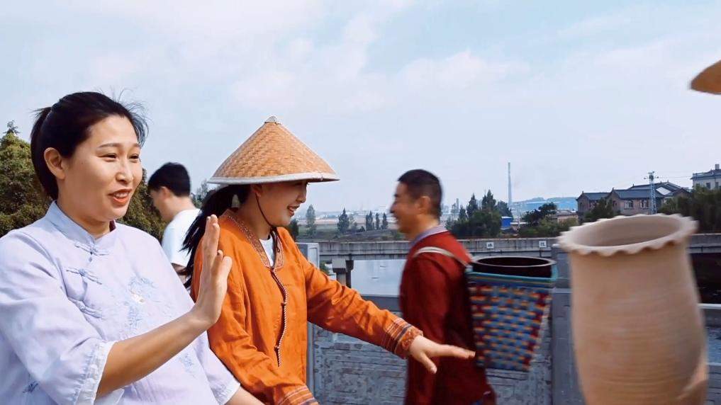 新华视点丨特色产业激活乡村振兴动能