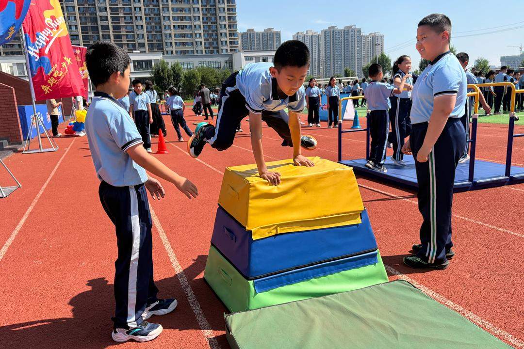 全国景区纳闷儿了：这群山东娃为啥到处跳绳？