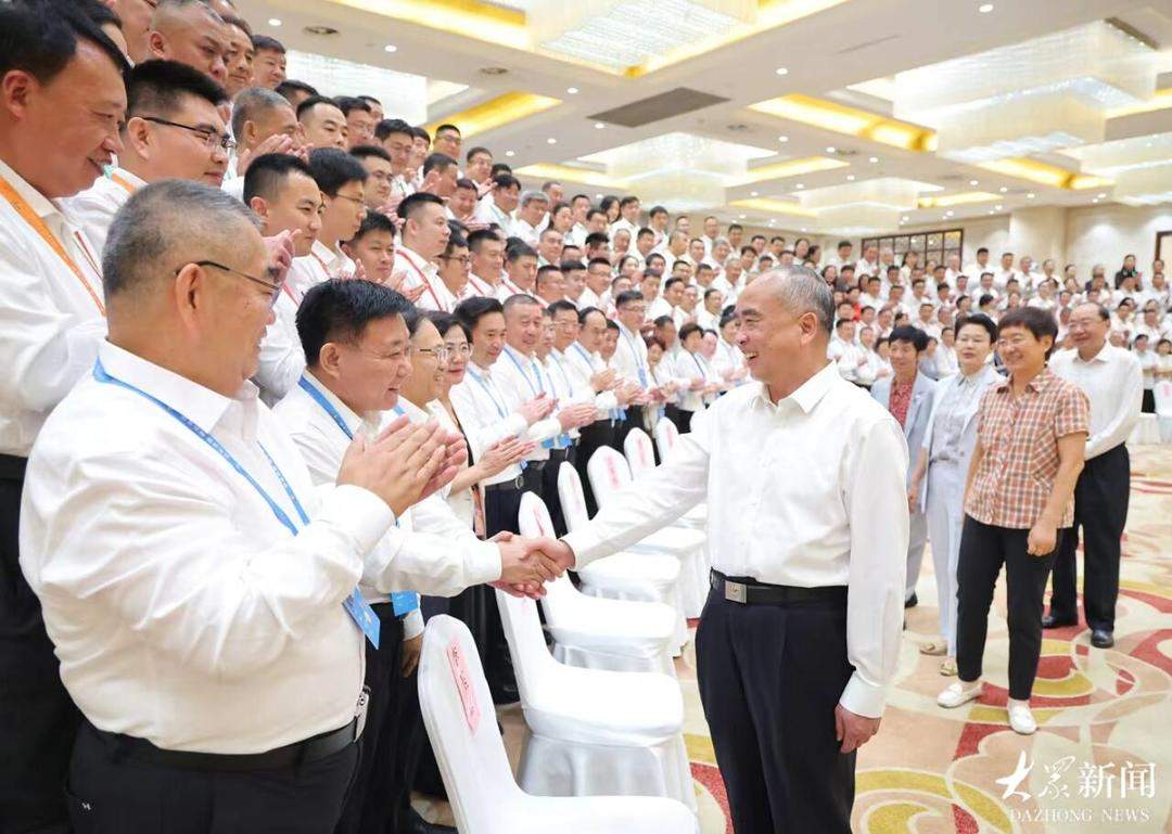 山东省第二十六届运动会在临沂开幕