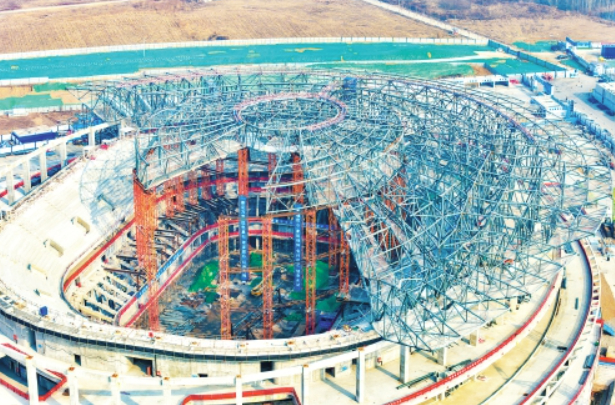 济南黄河体育中心体育馆钢结构屋盖雏形显现