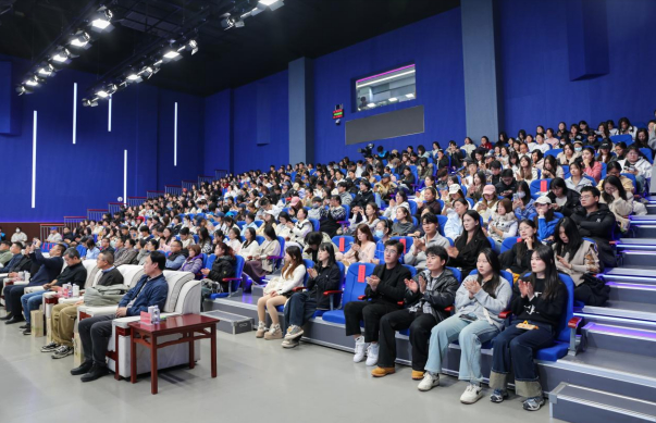 青春绽放 光影留声