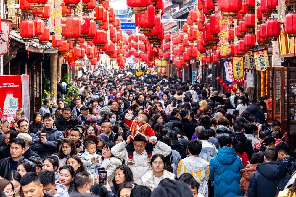 节庆显活力 四海年味长 春节假期回眸