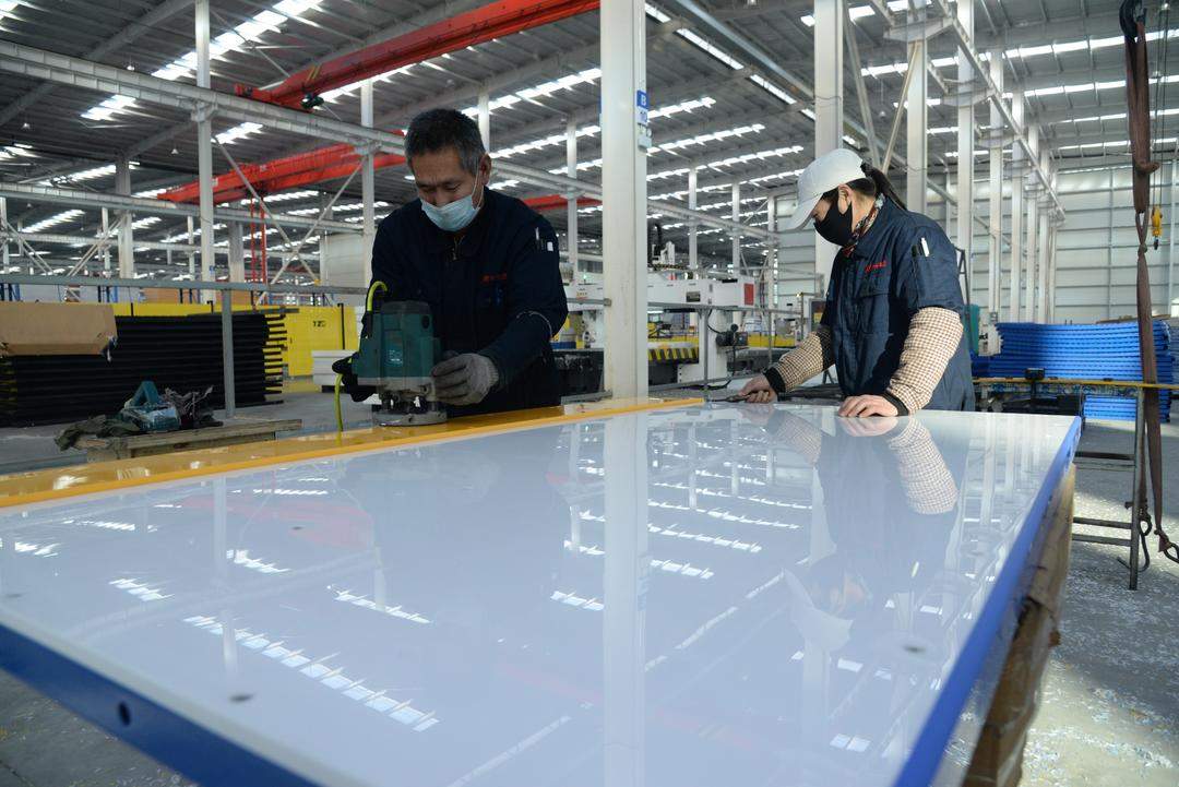 经济观潮｜一块仿真冰，铺出宁津新材料产业升级路