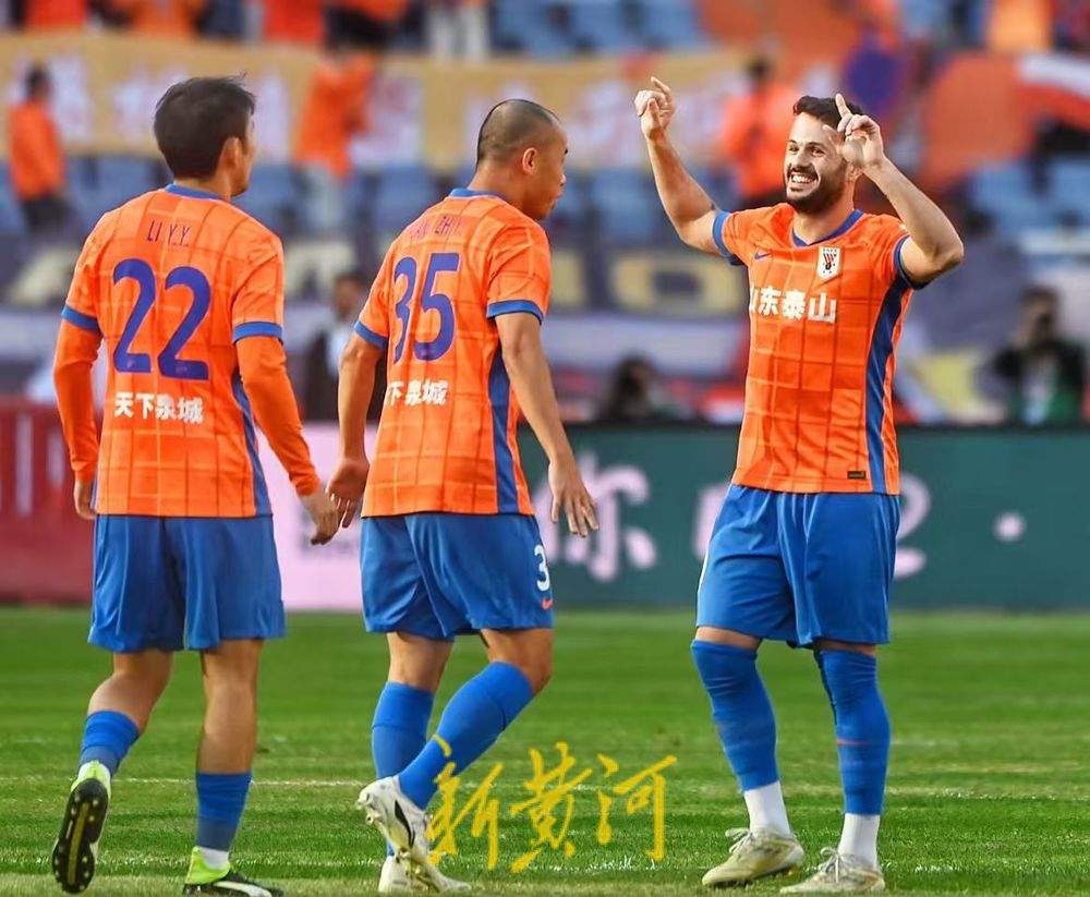 胜利收官！泰山队主场2比1小胜津门虎，瓦科打进一球罚丢一球